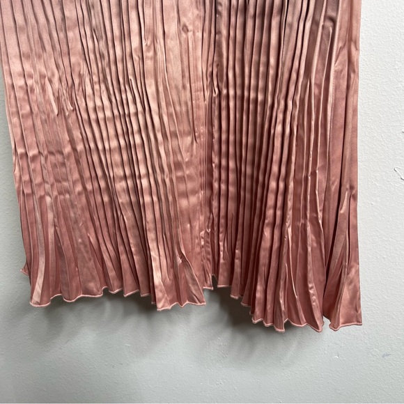 SUNDANCE Ombre Crinkle Pleated V Neck Satin Dress Size S - Picture 13 of 15